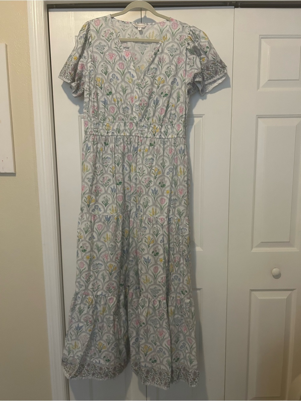 Crown & Ivy Women's Short Sleeve Smocked Waist Midi Dress - Picture 2 of 4
